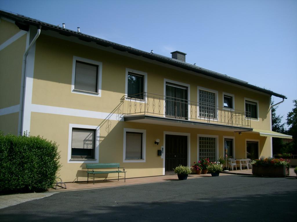 Gaestehaus Steinmetz Sankt Martin an der Raab Bagian luar foto
